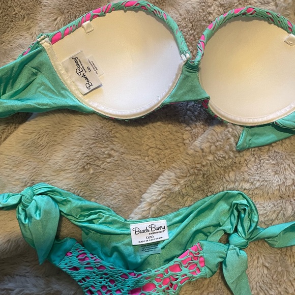 Beach bunny beautiful push-up top size small - Picture 2 of 3